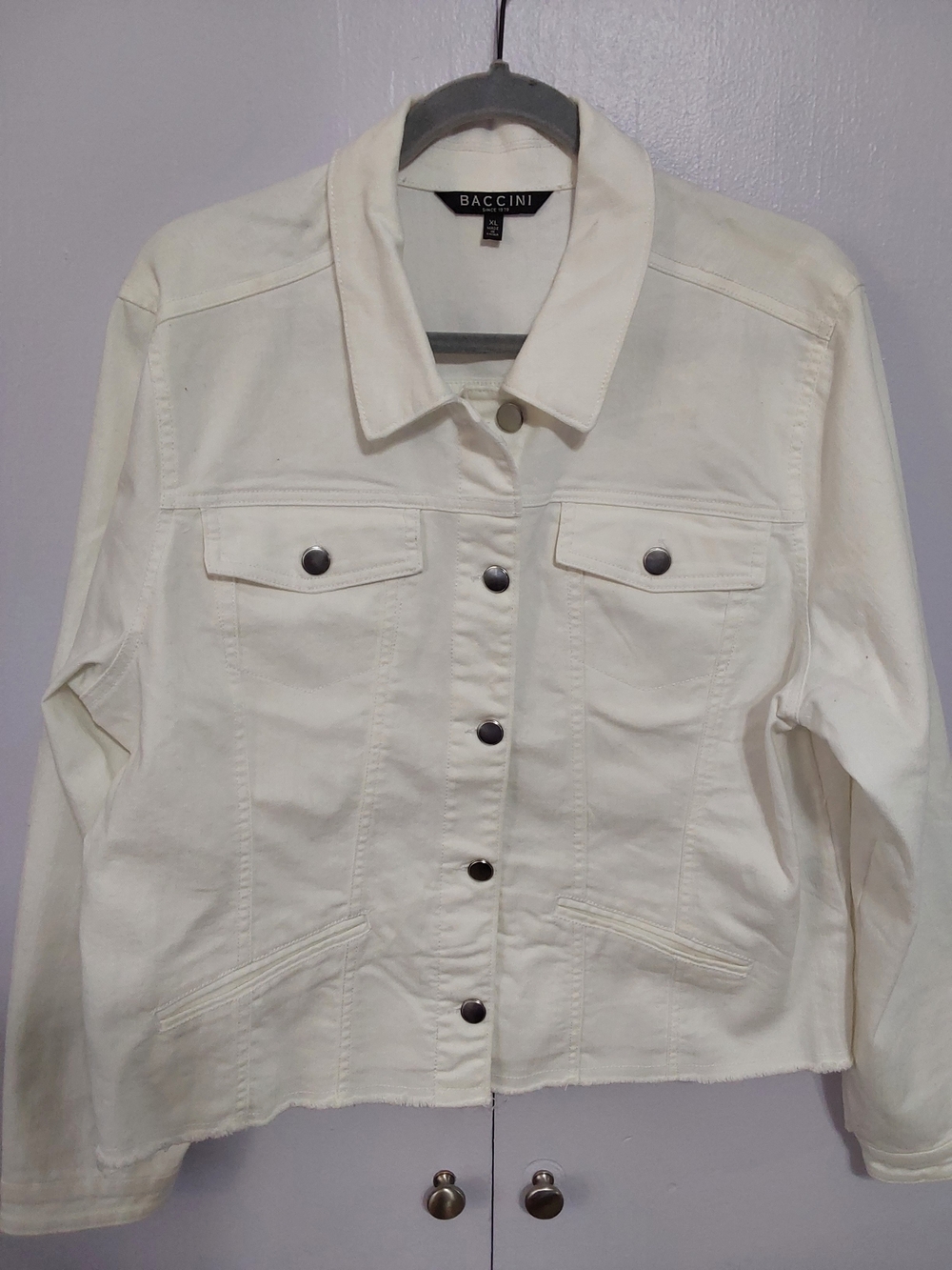 Baccini Women's Off-White Button-Front Jean Jacket